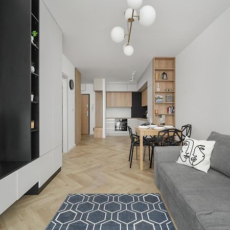 Michalczyka Stylish Apartment With Parking In The City Center Of Wroclaw By Noclegi Renters Esterno foto